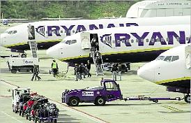 Avions de Ryanair a l'aeroport Girona-Costa Brava. <br/>